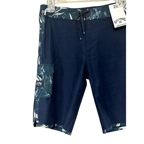 Billabong Board Shorts Quick Dry Lightweight Front Pocket Blue White Boys XL NWT - Picture 2 of 10